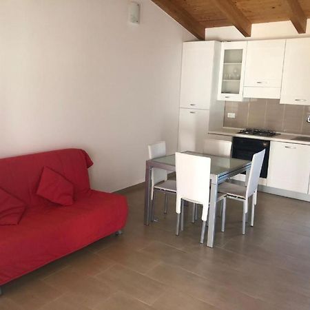 Trilocale Con Cortile Apartment Будони Екстериор снимка
