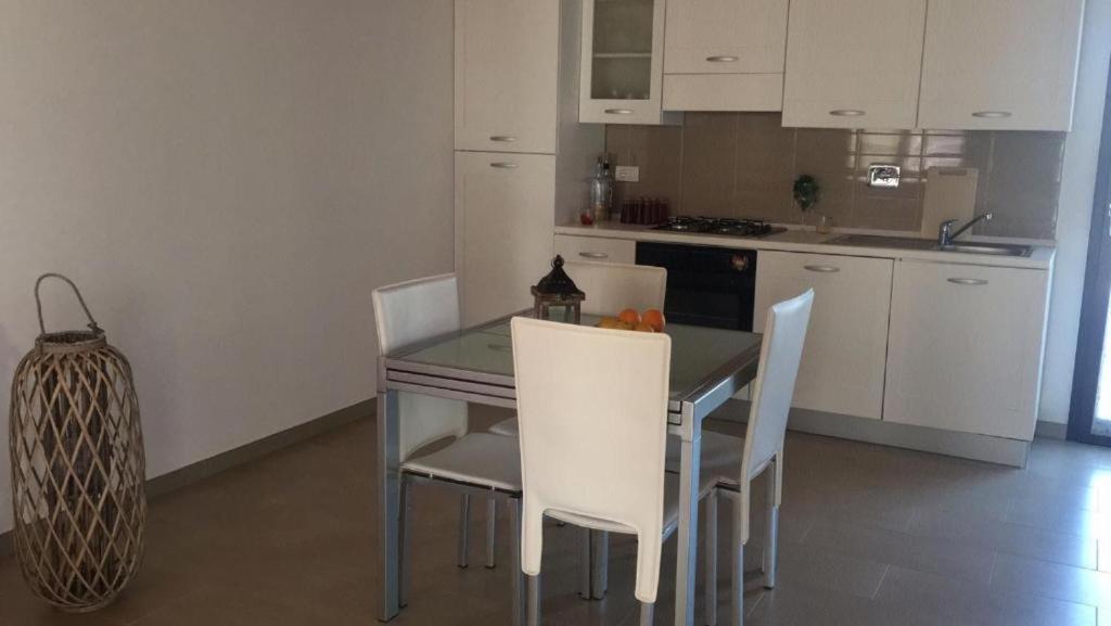 Trilocale Con Cortile Apartment Будони Екстериор снимка